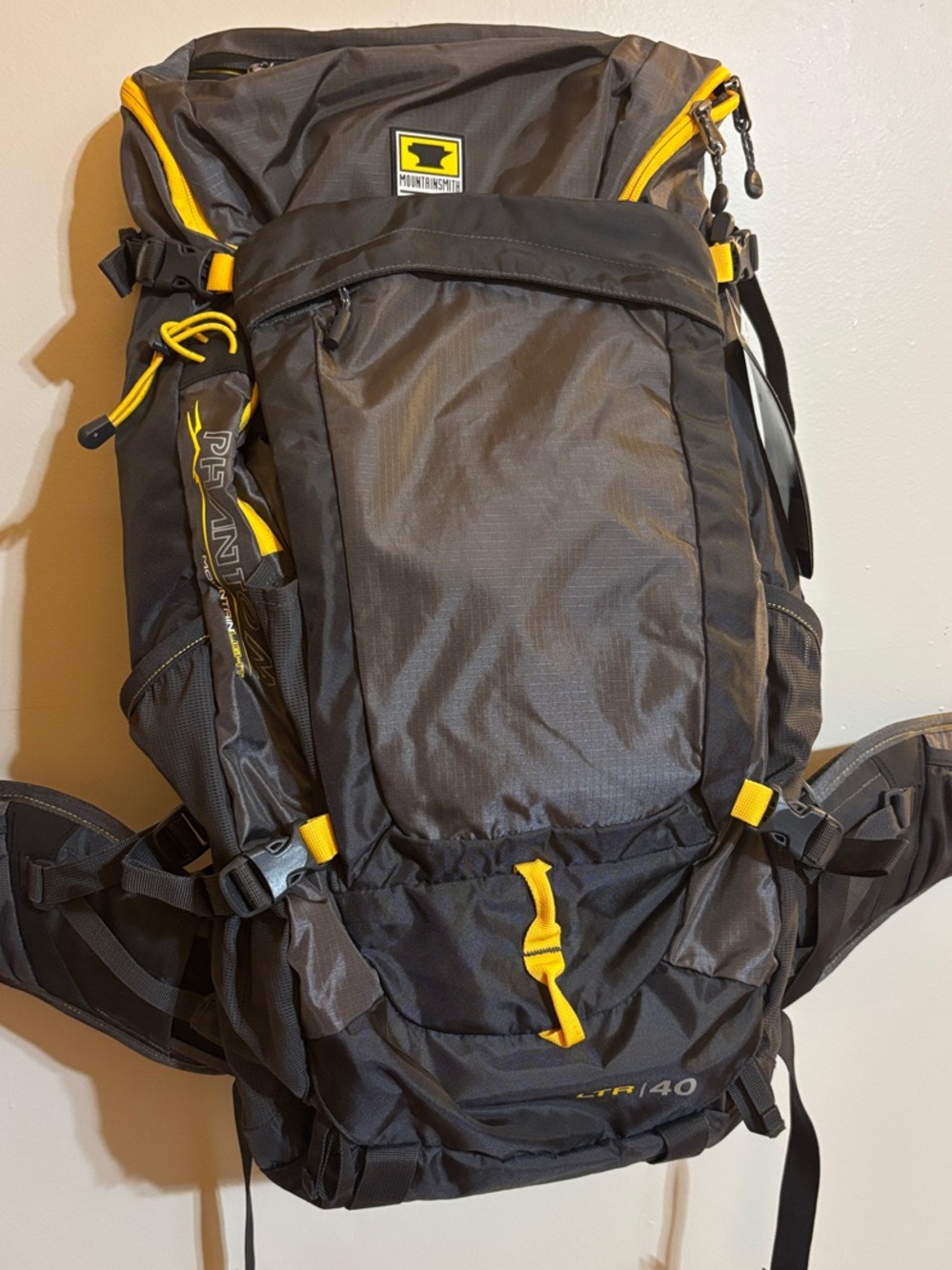 Mountainsmith Phantom 40L backpack NWT! Size M/L